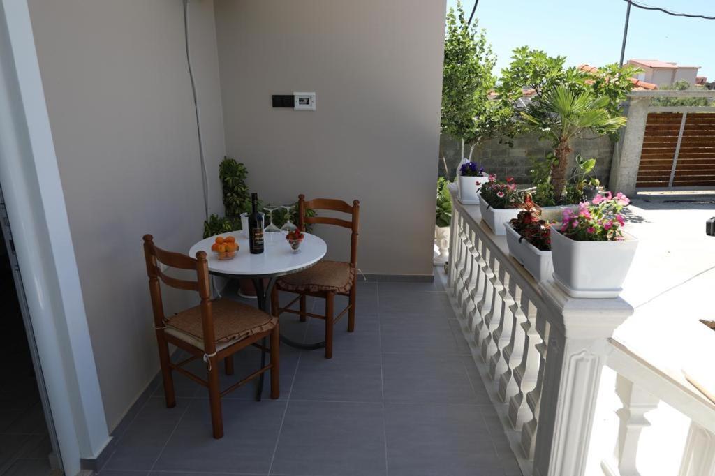 Guest House Narta Vlorë Esterno foto