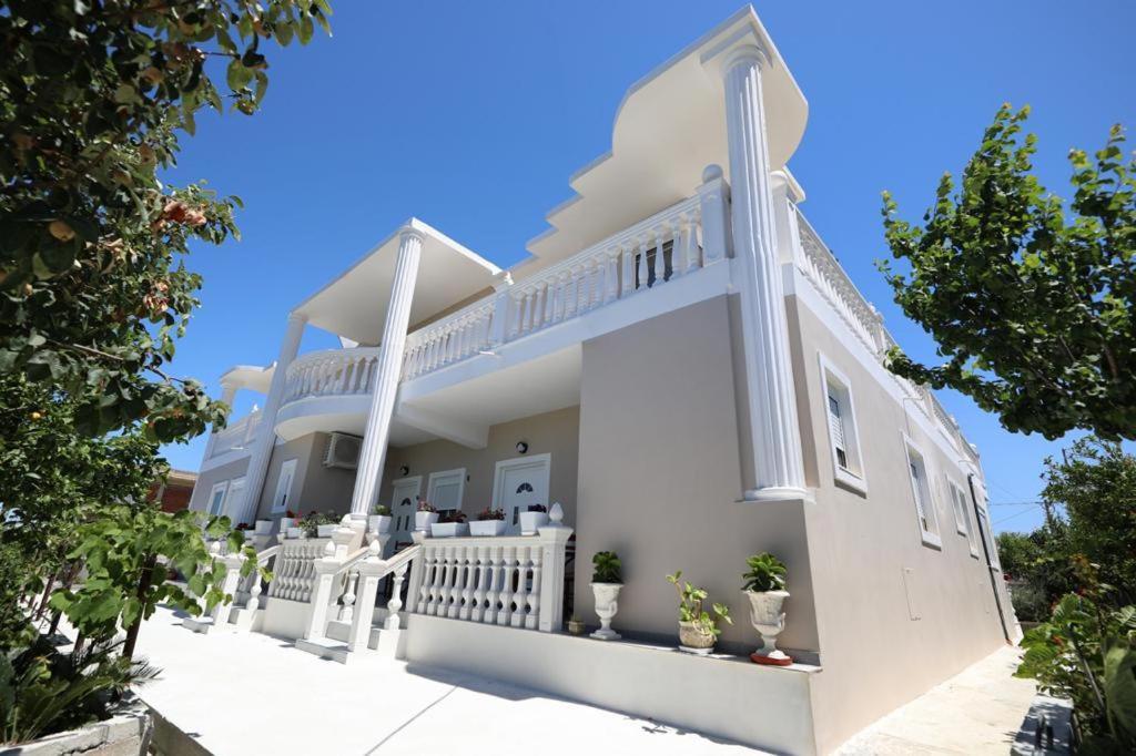 Guest House Narta Vlorë Esterno foto