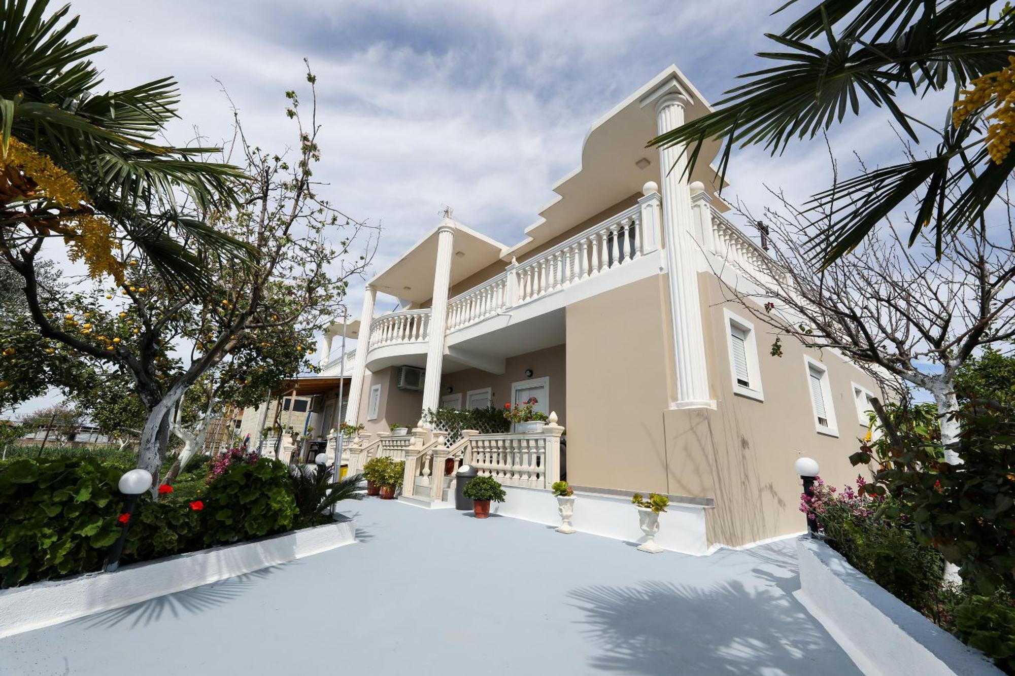 Guest House Narta Vlorë Esterno foto
